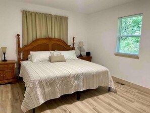 2 Schlafzimmer, Zimmersafe, Bügeleisen/Bügelbrett, Reisekinderbett