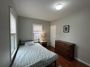 3 Schlafzimmer, Schreibtisch, Bügeleisen/Bügelbrett, kostenloses WLAN