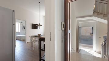 1 bedroom, internet, bed sheets