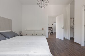 1 habitación, acceso a internet y ropa de cama 