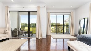 Fernseher, Videospiele, Tischfußball