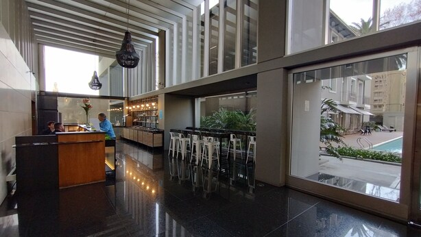 Restaurant - Estudio con cochera en Puerto Madero (Buenos Aires)