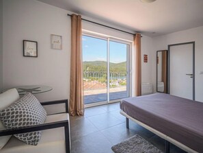 3 Schlafzimmer, Bügeleisen/Bügelbrett, WLAN