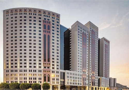 Wirgan Al Noor, Tapestry Collection by Hilton