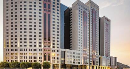 Wirgan Al Noor, Tapestry Collection by Hilton