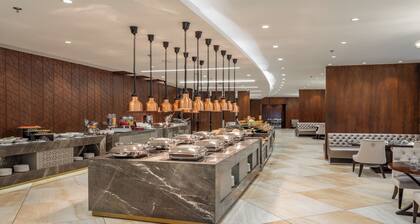 Wirgan Al Noor, Tapestry Collection by Hilton