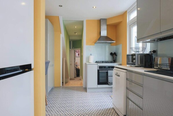 Basic Apartment, 1 King Bed with Sofa bed | Private kitchen