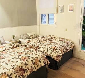 3 bedrooms, iron/ironing board, travel cot, free WiFi