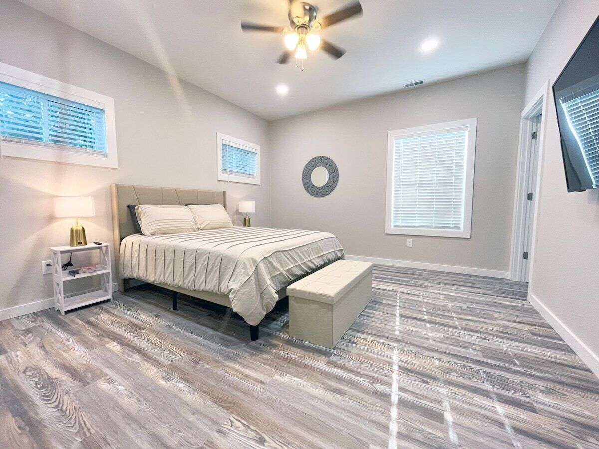 Cozy New Build Entire Home - 5 Star Getaway