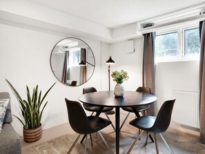 Căn hộ, 1 phòng ngủ | Phòng ăn