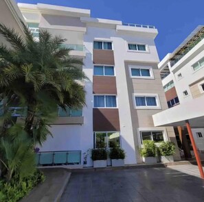 Exterior - Upscale Penthouse in Los Alamos, Santiago de los Caballeros with amazing views! (Santiago de los Caballeros)