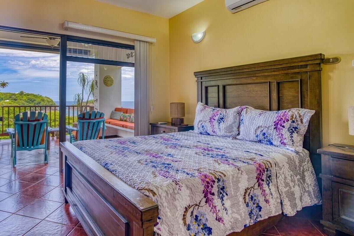 2 bedrooms, in-room safe, iron/ironing board, free WiFi