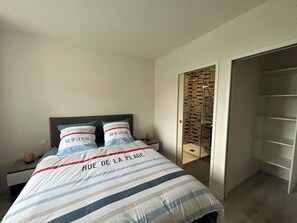 4 chambres, fer et planche Ă repasser, lit parapluie, Wi-Fi