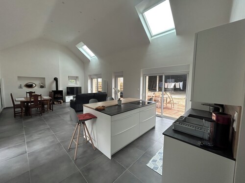 Grande Maison en Pierres Rénovée à 1,5 km de la mer