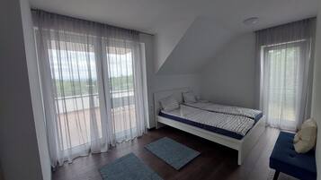 2 slaapkamers, een strijkplank/strijkijzer, reisbedje, gratis wifi