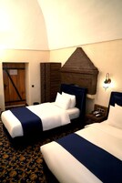 高级三人房 | 免费 WiFi