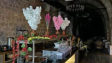 Desayuno para llevar gratuito y diario