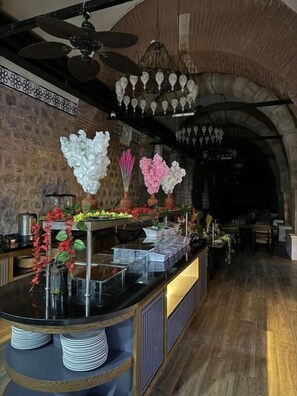 包含每日外带式早餐