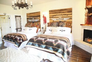 1 bedroom, WiFi, bed sheets - The Rambler Room - Wander Inn (Round Top)