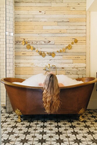 Gypsy Farmhouse - Wander Inn