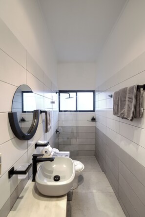 Economy-Doppelzimmer | Badezimmer