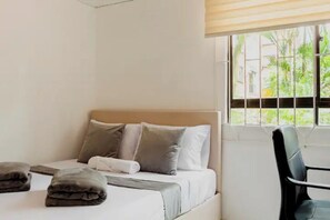 3 quartos, ferros/tábuas de passar roupa, Wi-Fi, roupa de cama