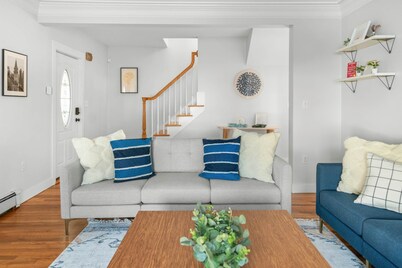 Family-Friendly Rose Cottage | Near Encore | 4 Beds 3 Baths