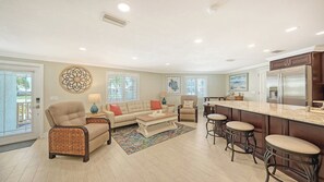 Unclassified image, 3 of 40, button