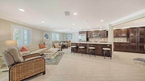 Smart TV - GORGEOUS 2 Bedroom/2 Bath Anna Maria Key Royale Home with Resort-Like Outdoor Areas! (Holmes Beach)