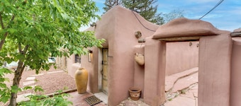 Beautiful Historic Adobe Home ~ 3 Mi to Taos Plaza