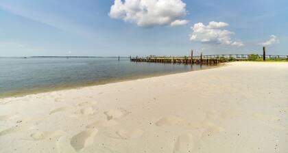Charming Dtwn Retreat: 1 Mi to Ocean Springs Beach