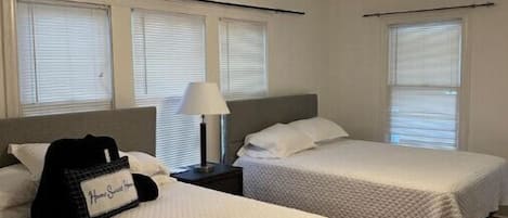 2 Schlafzimmer, Bügeleisen/Bügelbrett, kostenloses WLAN, Bettwäsche