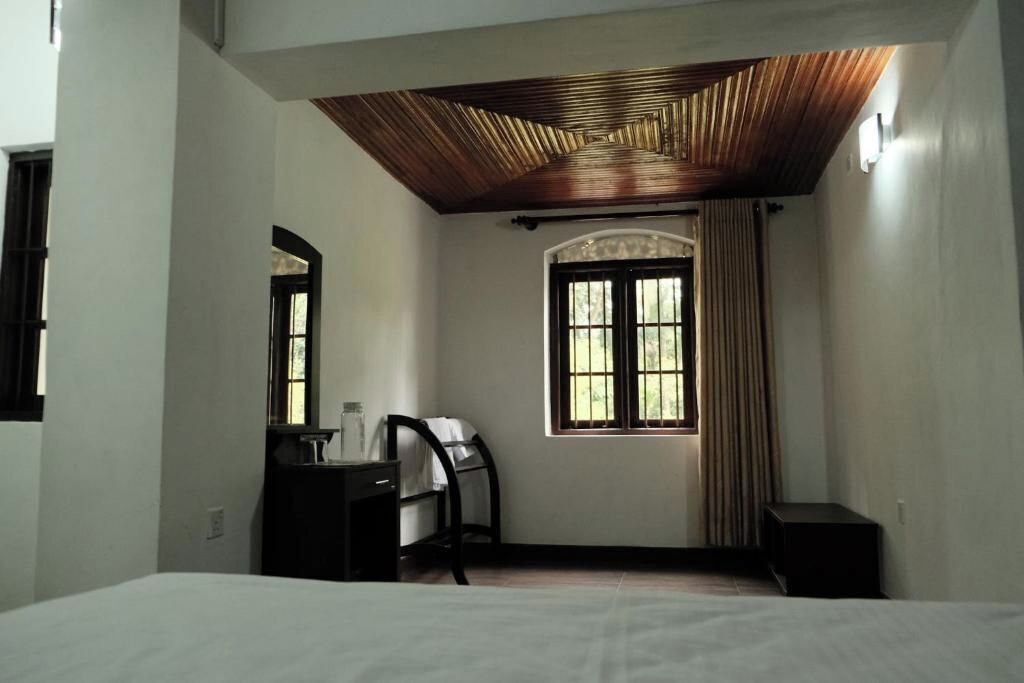 11 bedrooms, WiFi, bed sheets