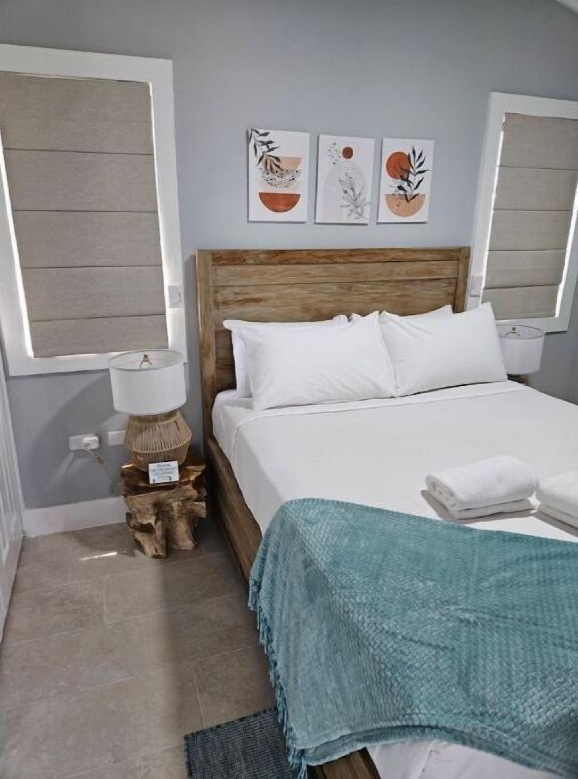 1 habitación, tabla de planchar con plancha, wifi gratis y ropa de cama 