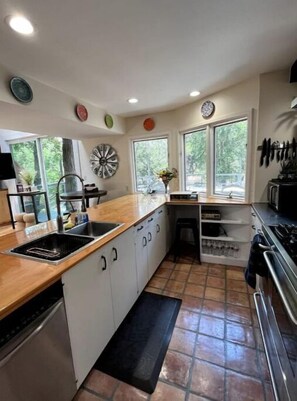 Private kitchen - Stunning Gathering Place with 2 Decks, Pool & BBQ (New Braunfels)