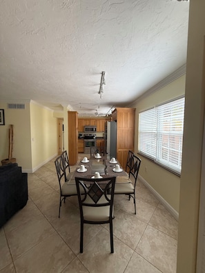 Deluxe Condo, 2 Bedrooms | Private kitchen | Full-size fridge, microwave, oven, stovetop - Siesta Key Inn (Siesta Key)