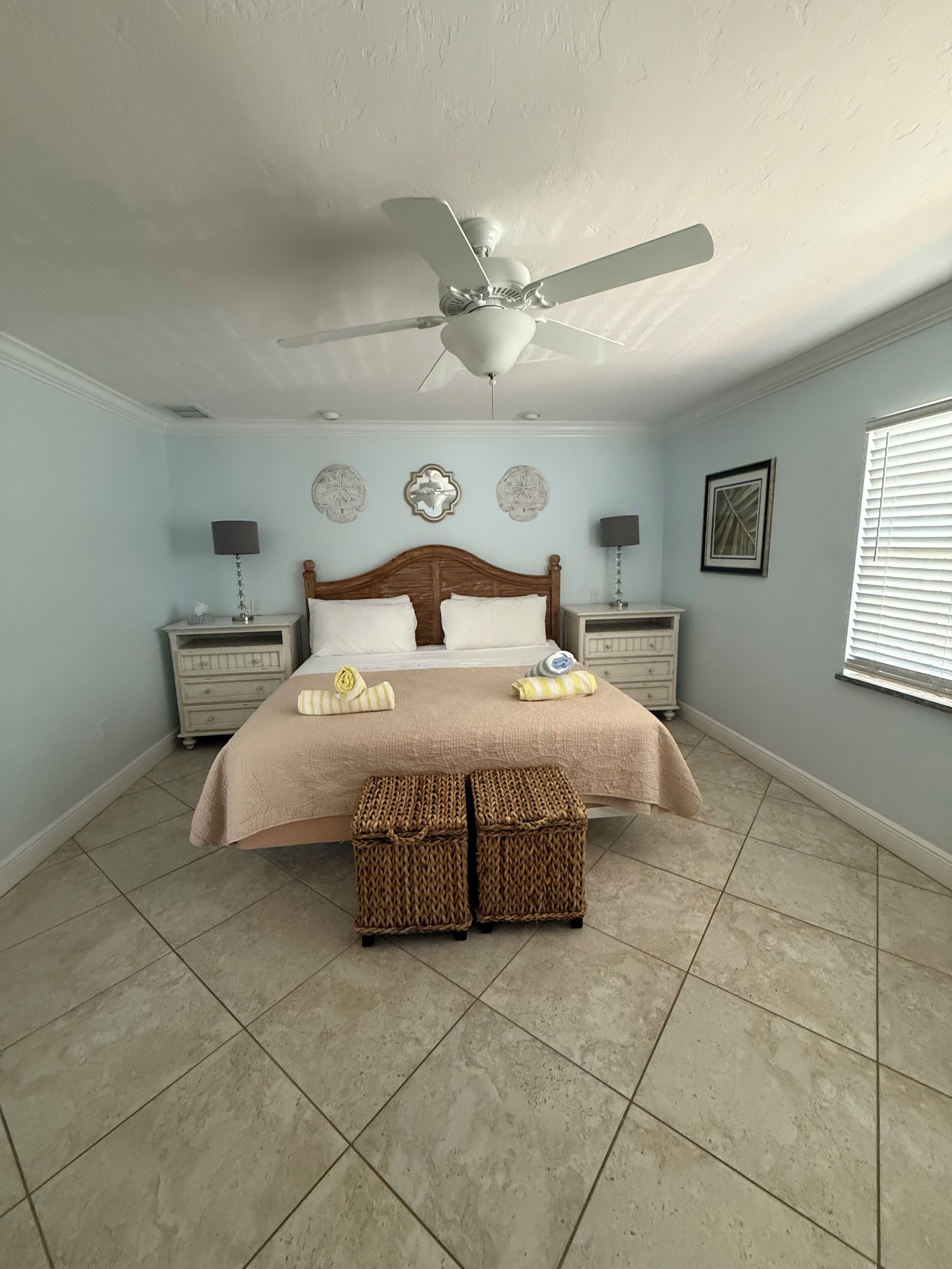 مكواة/لوح كي وواي فاي مجانًا وملاءات أسرّة