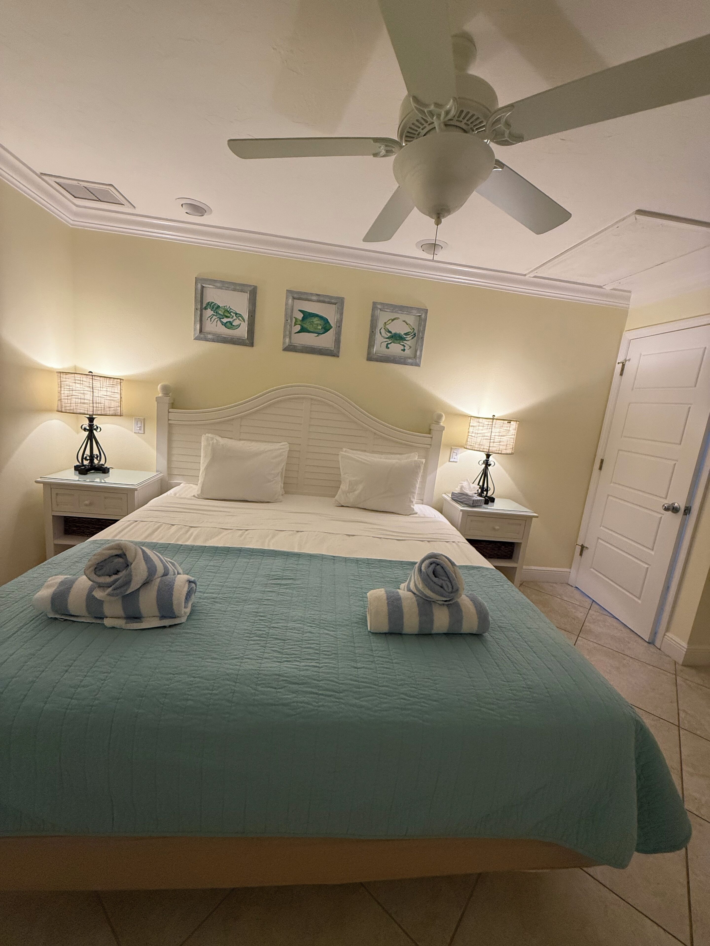 Deluxe-Apartment, 2 Schlafzimmer | Bügeleisen/Bügelbrett, kostenloses WLAN, Bettwäsche