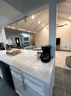 Interior - Meadowbrook LazeeDazs (Georgetown)