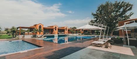 Coffres-forts dans les chambres, Wi-Fi gratuit, draps fournis