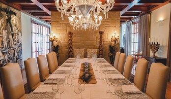 2 bares, bar junto a la piscina