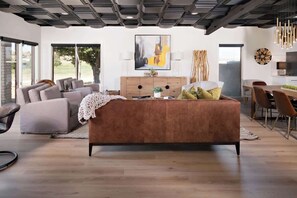 TV, fireplace, offices - Free Golf + Scenic Views + PDC (Canyon)