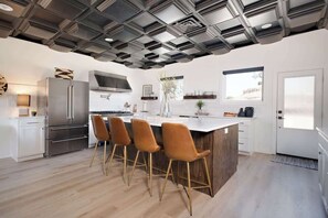 Fridge, microwave, oven, stovetop - Canyon Retreat: 3 Homes (Tiny Home) + Golf Access (Canyon)