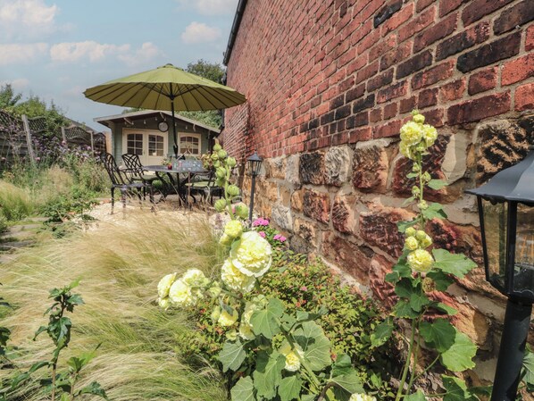 Cottage | Outdoor dining