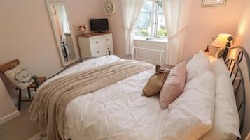 2 bedrooms, individually decorated, individually furnished, free WiFi