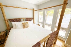 2 Schlafzimmer, Schreibtisch, Bügeleisen/Bügelbrett, Reisekinderbett