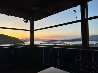 Blue Perch is comfortable and new in the heart of Tonto Basin by Lake Roosevelt.