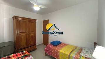 3 dormitoris, planxa i posts de planxar, wifi i roba de llit