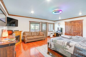 3 Schlafzimmer, Schreibtisch, Reisekinderbett, WLAN