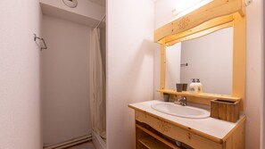 Hair dryer - Studio 3 ppl, balcony with mountain view (Saint-Sorlin-d´Arves)